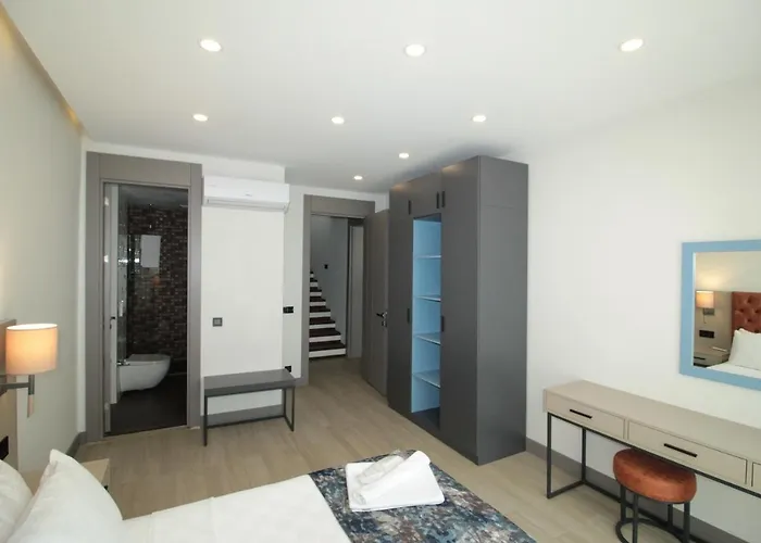 A'la Grand * 博德鲁姆