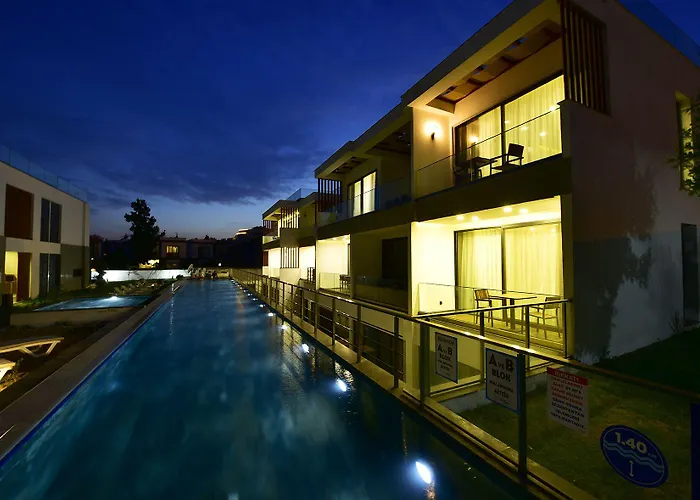 A'la Grand * Αλικαρνασσός